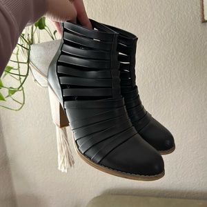 ANINA black strappy heel shoe with zipper in back. Size 8.5